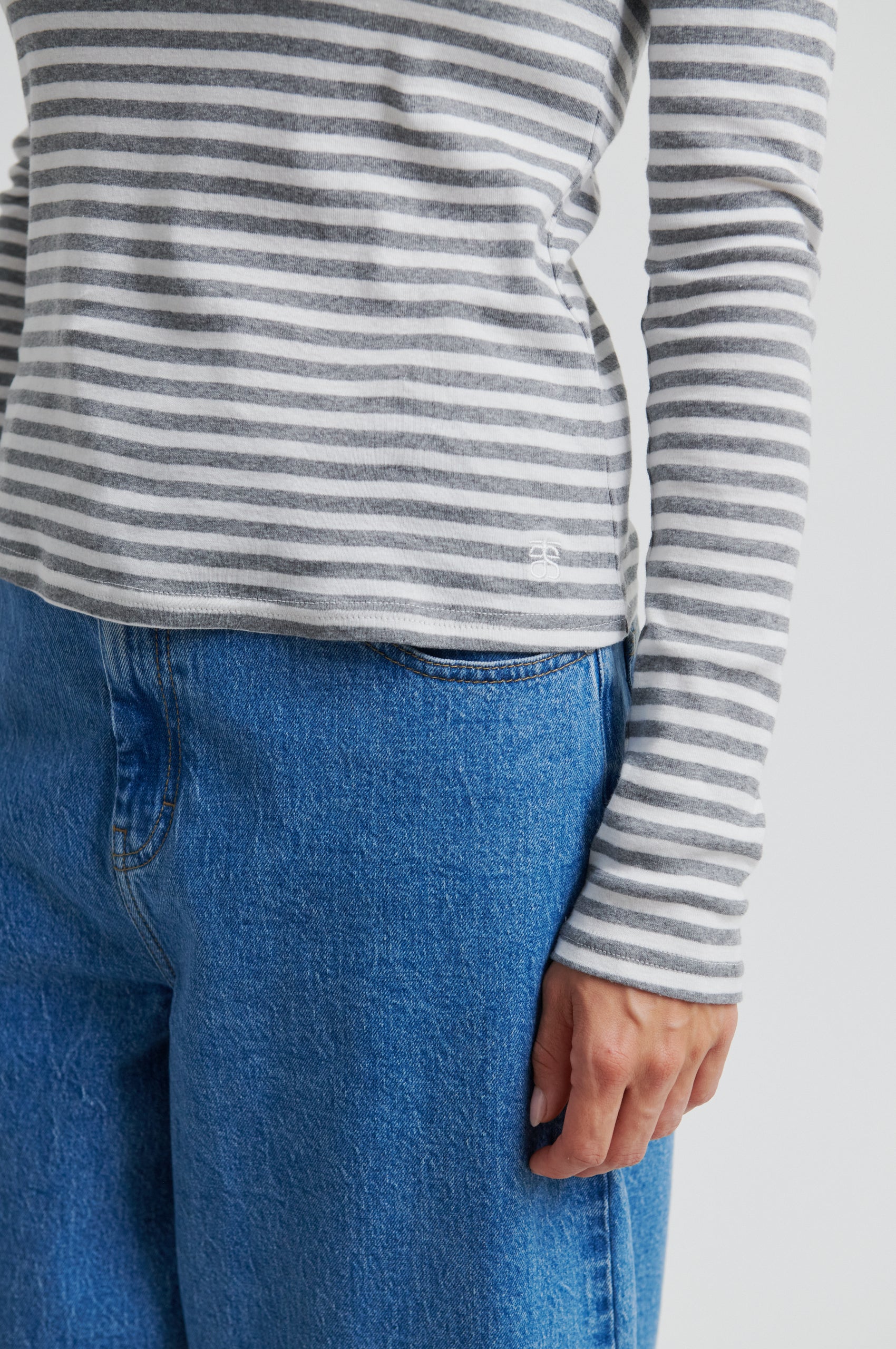 Alvilda O-Neck Tee - Image 5