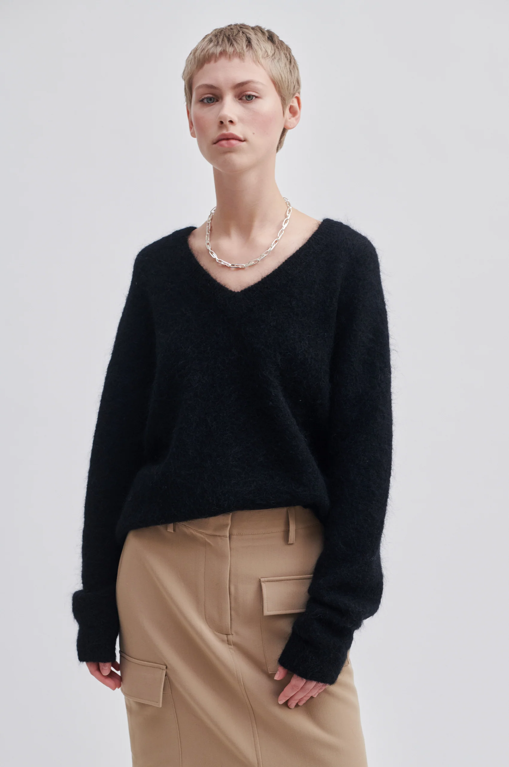 Brook Knit Oversize V-Neck - Image 3