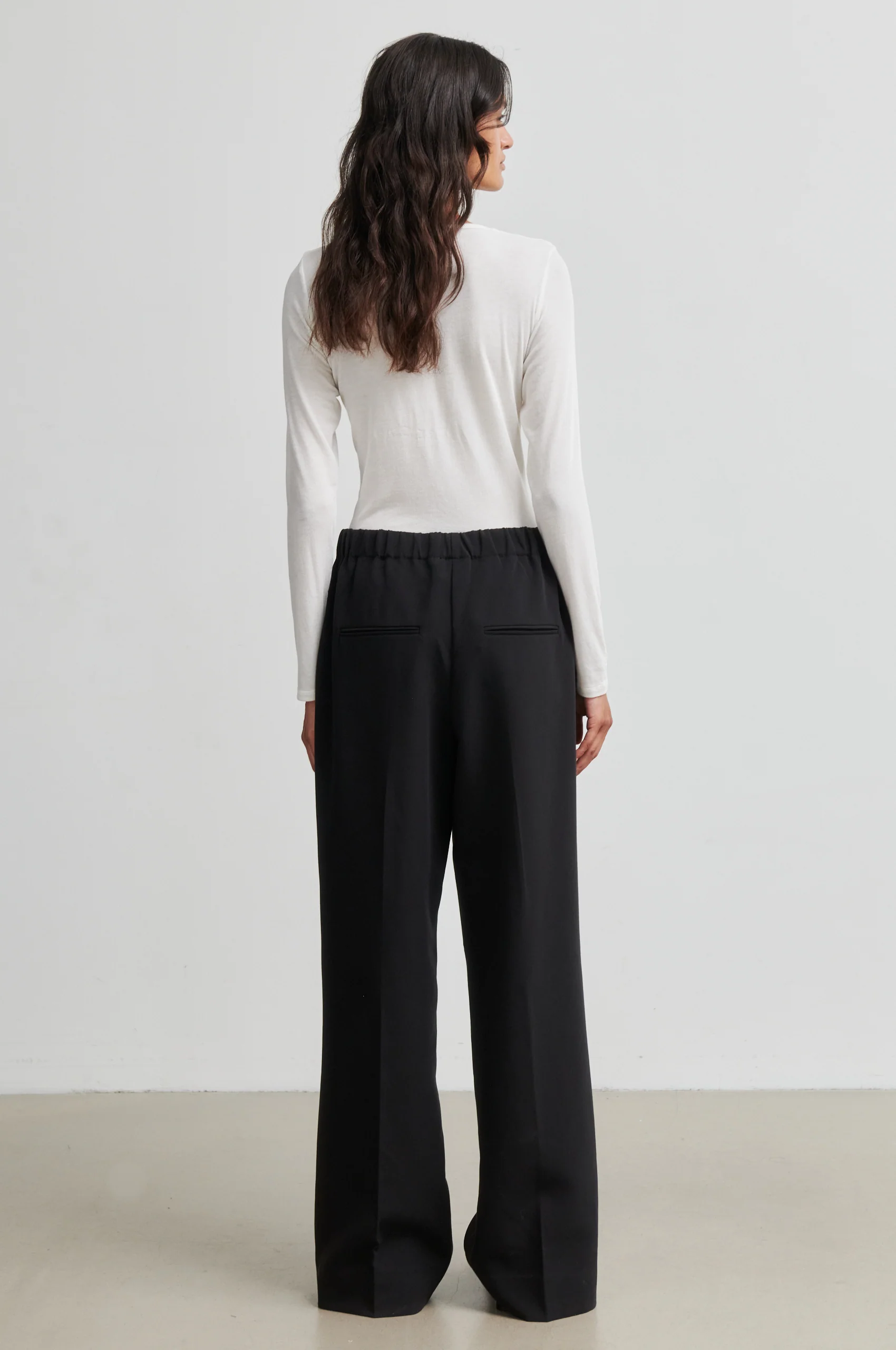 Evie Classic Trousers - Image 4