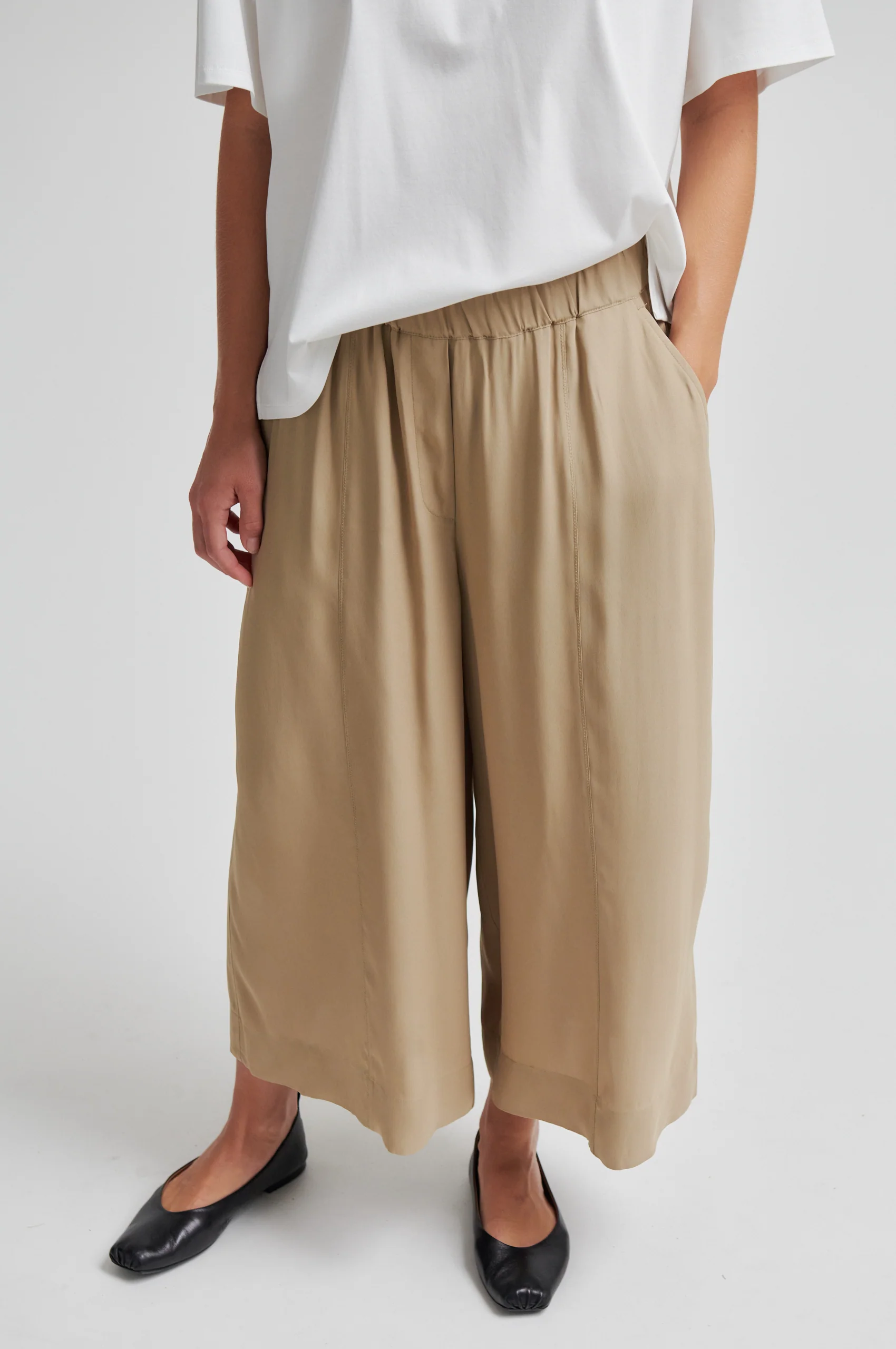 Grenoble Cropped Trousers - Image 3